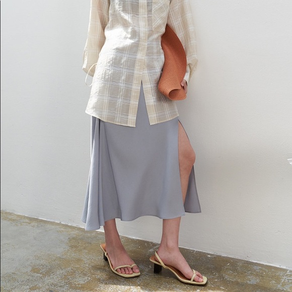 Satin Back-Drape Midi Skirt with Slit - Picture 2 of 10